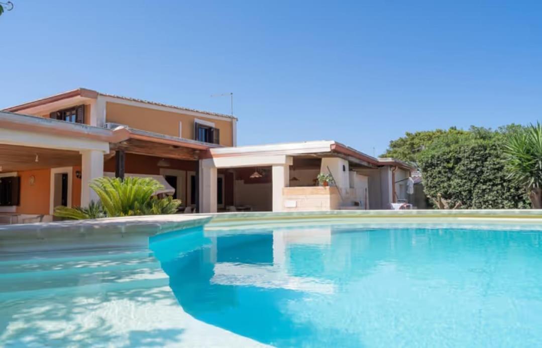 Villa Con Piscina Al Mare Ognina Kültér fotó