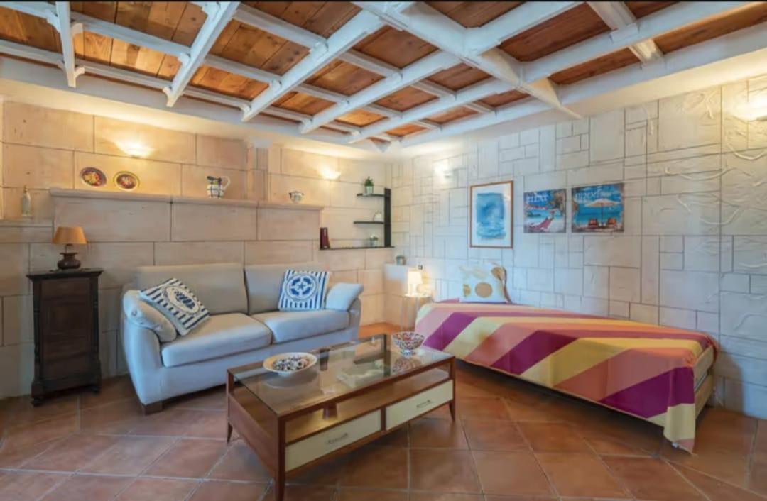 Villa Con Piscina Al Mare Ognina Kültér fotó